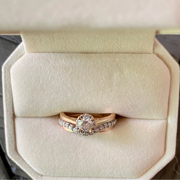 Glacier Fire Diamond Solitaire ring and Diamond contour wedding band - Picture 2 of 6